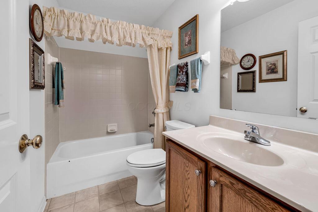 6376 Sumner Loop Dublin, OH 43016 - Photo 23 of 36 Hall Bath