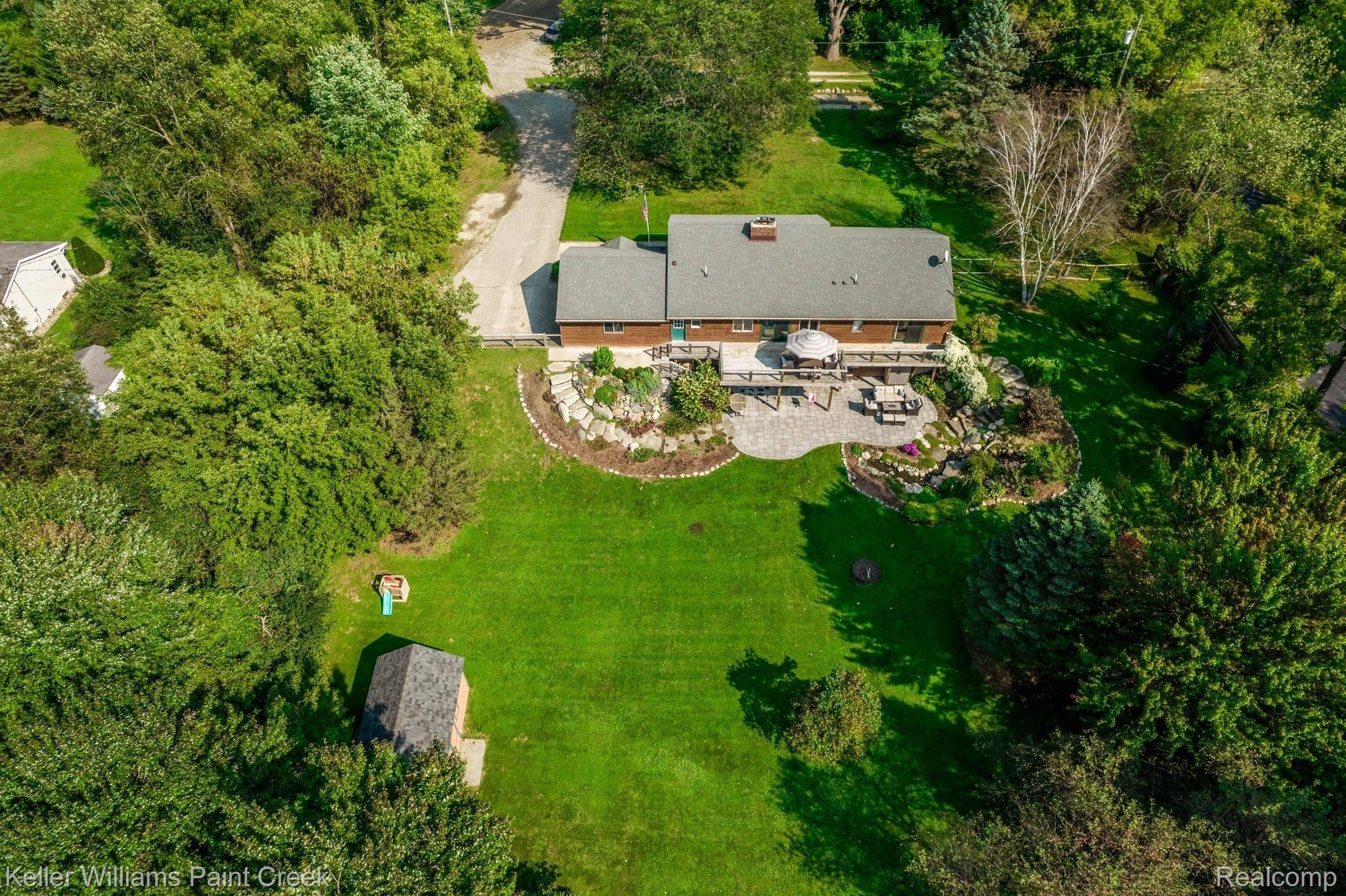 1400 Hemingway Road Lake Orion, MI 48360 - Photo 39 of 42 29-web-or-mls-1400 Hemingway Road028.jpg