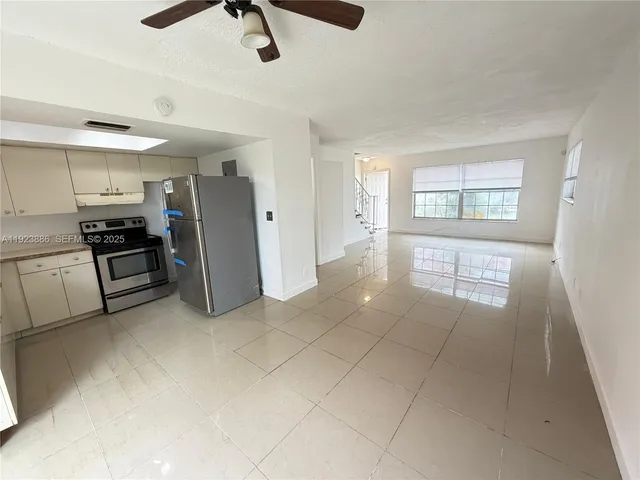 $1,850 | 5327 Northwest 27th Street, Unit D4, Lauderhill, FL 33313