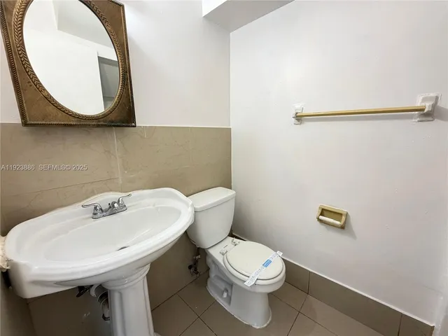 $1,850 | 5327 Northwest 27th Street, Unit D4, Lauderhill, FL 33313