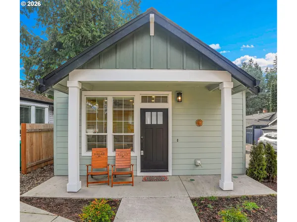 $389,970 | 2308 Southeast Risley Avenue, Milwaukie, OR 97267