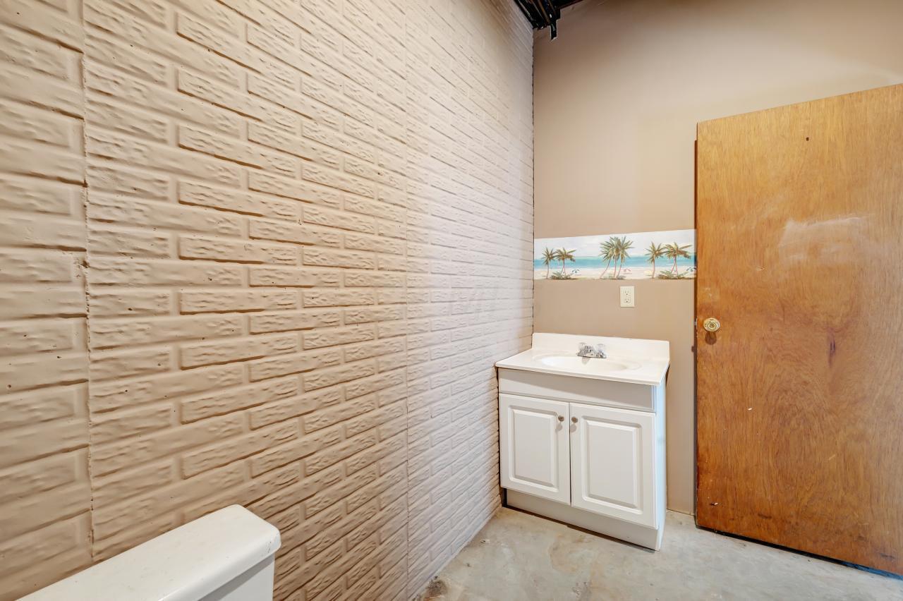 3860 Ridgely Tract Road Southeast Heath, OH 43056 - Photo 35 of 47 34. LL Full Bath