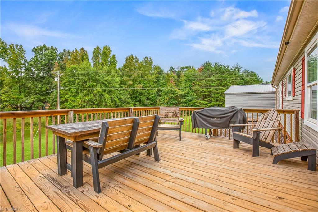 1027 Doris Road Walnut Cove, NC 27052 - Photo 6 of 33 Gallery Image 6