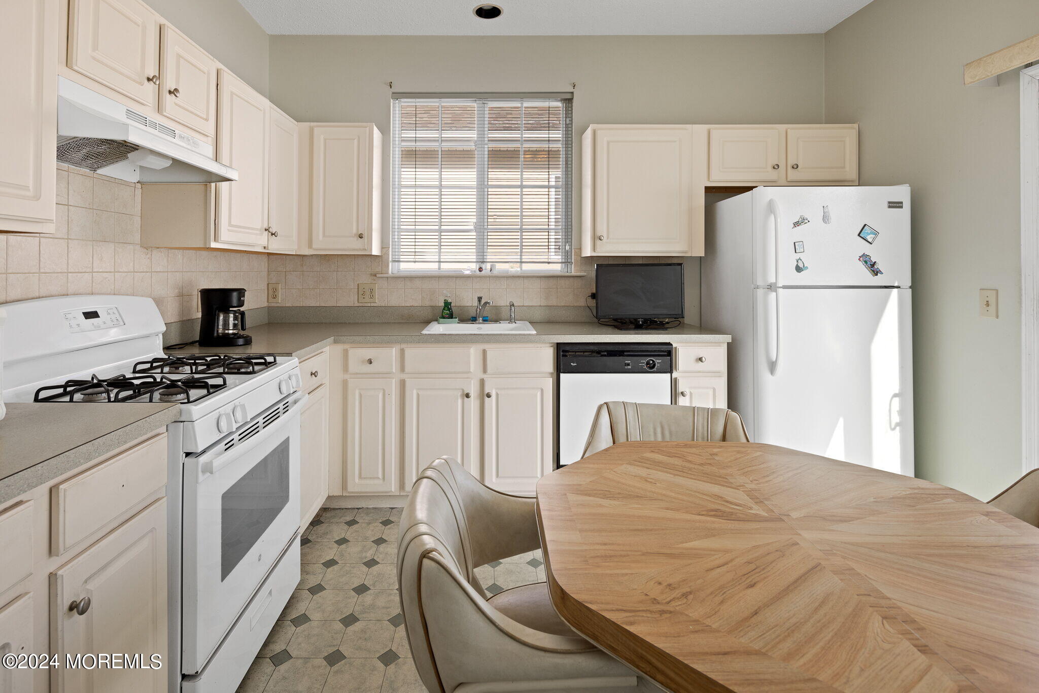 87 Sandpiper Road Barnegat, NJ 08005 - Photo 31 of 38 035-original-photo