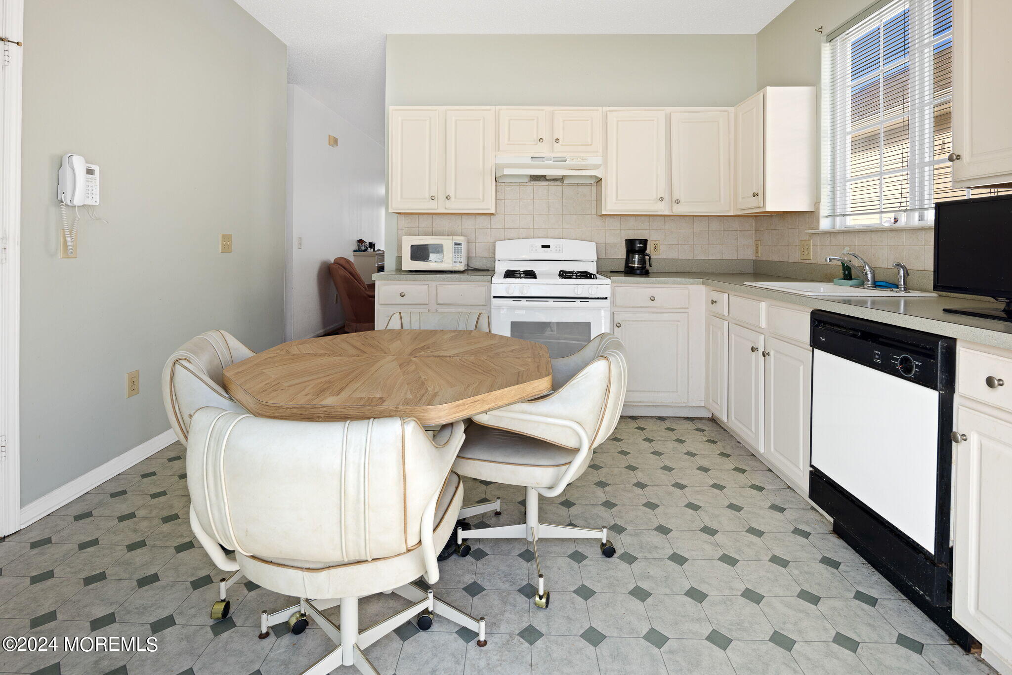 87 Sandpiper Road Barnegat, NJ 08005 - Photo 34 of 38 039-original-photo