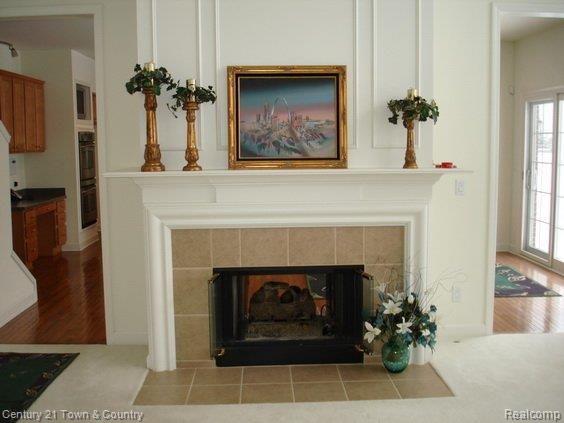 2445 Andover Boulevard Rochester, MI 48306 - Photo 3 of 24 Gas Fireplace