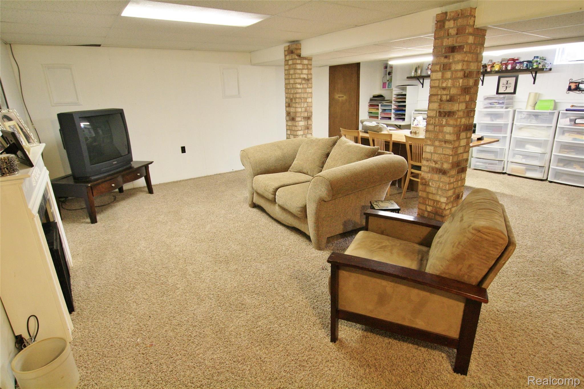 3166 Red Barn Road Flint, MI 48507 - Photo 32 of 34 RedBarn 058.JPG