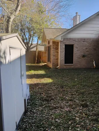 $2,300 | 231 Cedar Elm Lane, Sugar Land, TX 77479