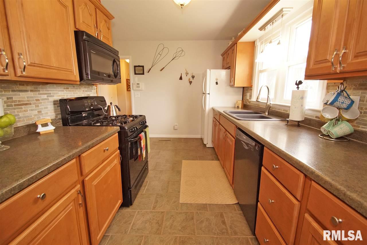 2203 North Ellory Road Peoria, IL 61604 - Photo 8 of 28 Gallery Image 8
