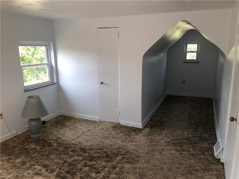 5017 Glenhurst Road Pittsburgh, PA 15207 - Photo 5 of 20 Gallery Image 5