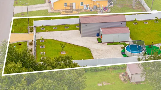 a view of an outdoor space