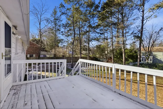 $499,999 | 8 Cherryfield Drive, West Hartford, CT 06107