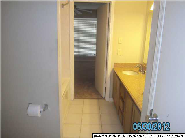 2811 South Roth Avenue, Unit 16B Gonzales, LA 70737 - Photo 10 of 13 Gallery Image 10