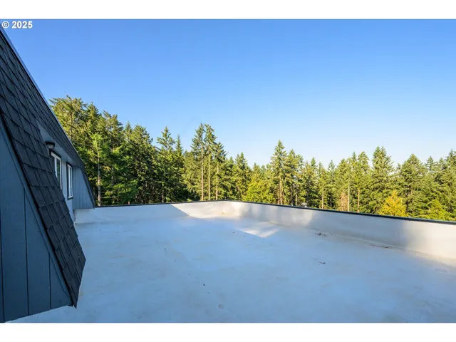 a view of a house with a outdoor space