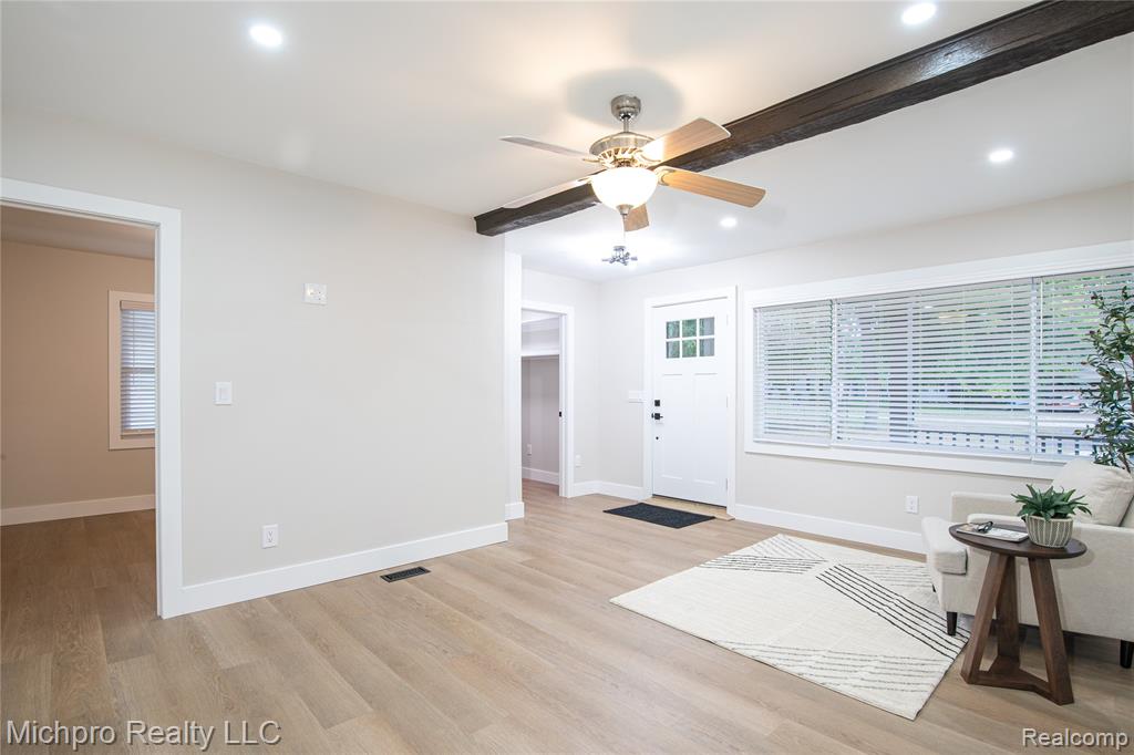 4577 Jerome Road Clarkston, MI 48346 - Photo 4 of 26