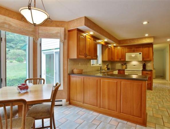 88 Sears Road Southborough, MA 01772 - Photo 5 of 20 Gallery Image 5