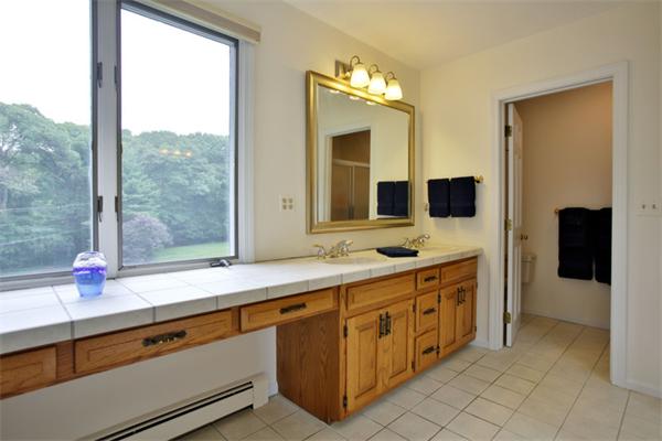 88 Sears Road Southborough, MA 01772 - Photo 10 of 20 Gallery Image 10