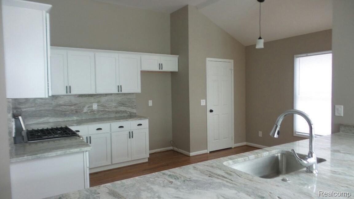 682 Summit Ridge Drive Milford, MI 48381 - Photo 7 of 21 20190125_112504_resized.jpg
