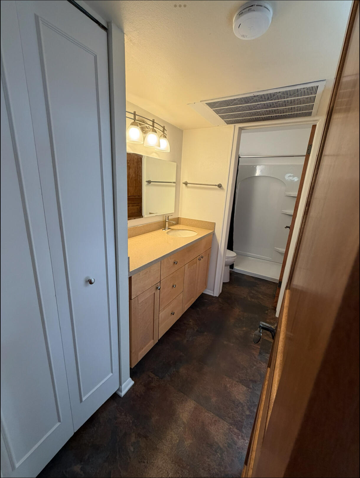 11946 West Mill Road, Unit 11 Milwaukee, WI 53225 - Photo 4 of 20 3