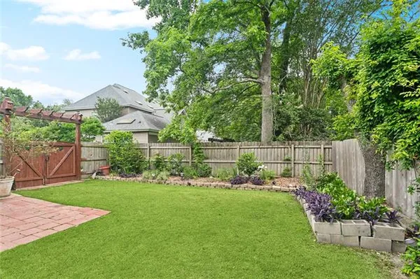 $3,800 | 1306 Woodmere Drive, Mandeville, LA 70471