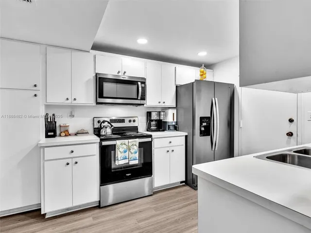 $259,000 | 800 Northeast 195th Street, Unit 716, Miami, FL 33179