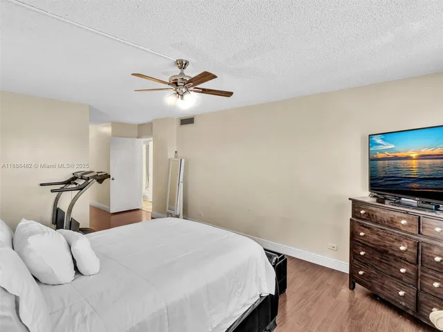 $259,000 | 800 Northeast 195th Street, Unit 716, Miami, FL 33179