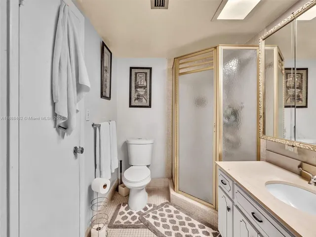 $259,000 | 800 Northeast 195th Street, Unit 716, Miami, FL 33179