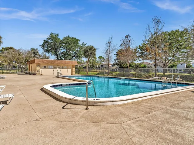 $259,000 | 800 Northeast 195th Street, Unit 716, Miami, FL 33179