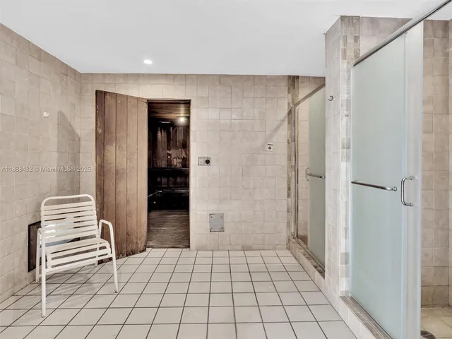 $259,000 | 800 Northeast 195th Street, Unit 716, Miami, FL 33179