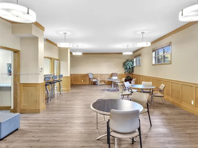 $259,000 | 800 Northeast 195th Street, Unit 716, Miami, FL 33179