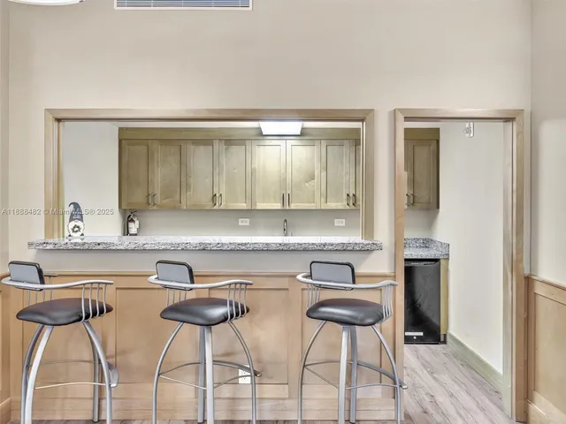 $259,000 | 800 Northeast 195th Street, Unit 716, Miami, FL 33179