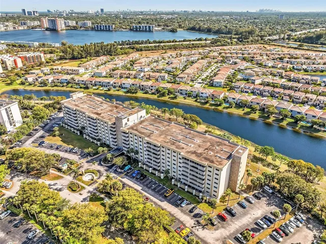 $259,000 | 800 Northeast 195th Street, Unit 716, Miami, FL 33179