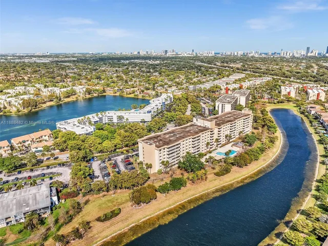 $259,000 | 800 Northeast 195th Street, Unit 716, Miami, FL 33179