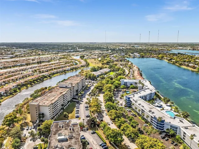 $259,000 | 800 Northeast 195th Street, Unit 716, Miami, FL 33179