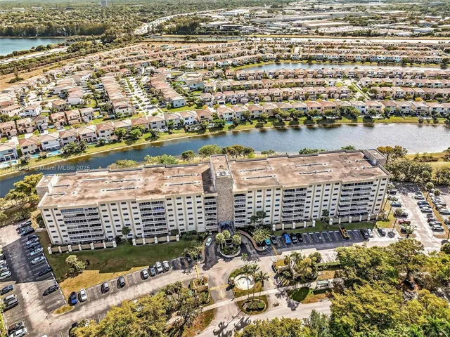 $259,000 | 800 Northeast 195th Street, Unit 716, Miami, FL 33179