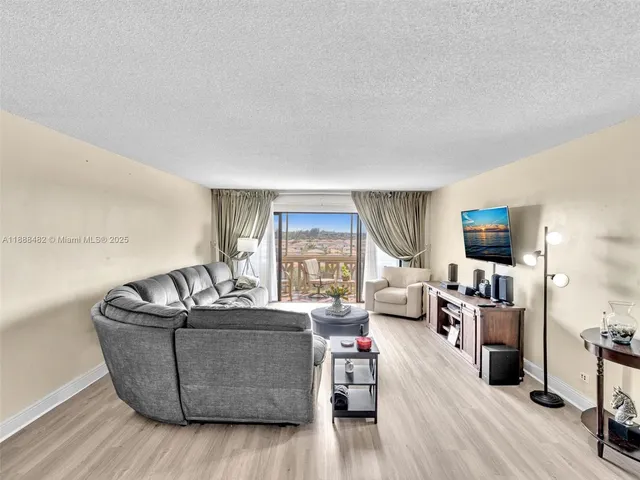 $259,000 | 800 Northeast 195th Street, Unit 716, Miami, FL 33179