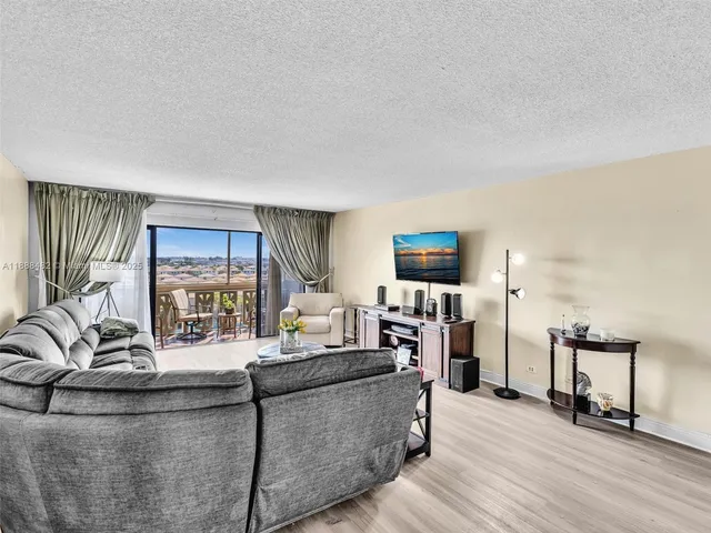 $259,000 | 800 Northeast 195th Street, Unit 716, Miami, FL 33179