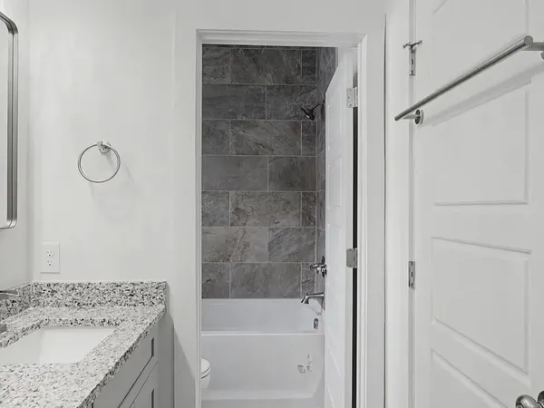 $2,850 | 2140 18th Avenue North, Nashville, TN 37208