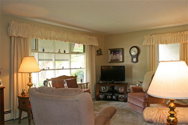 63 Douglas Road Gardner, MA 01440 - Photo 3 of 7 Gallery Image 3