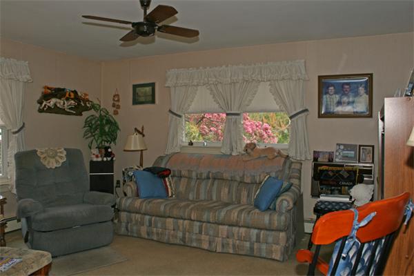 63 Douglas Road Gardner, MA 01440 - Photo 5 of 7 Gallery Image 5