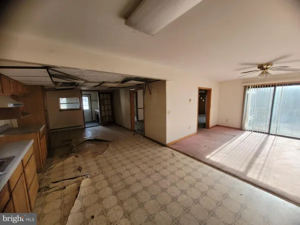 a view of a storage & utility room