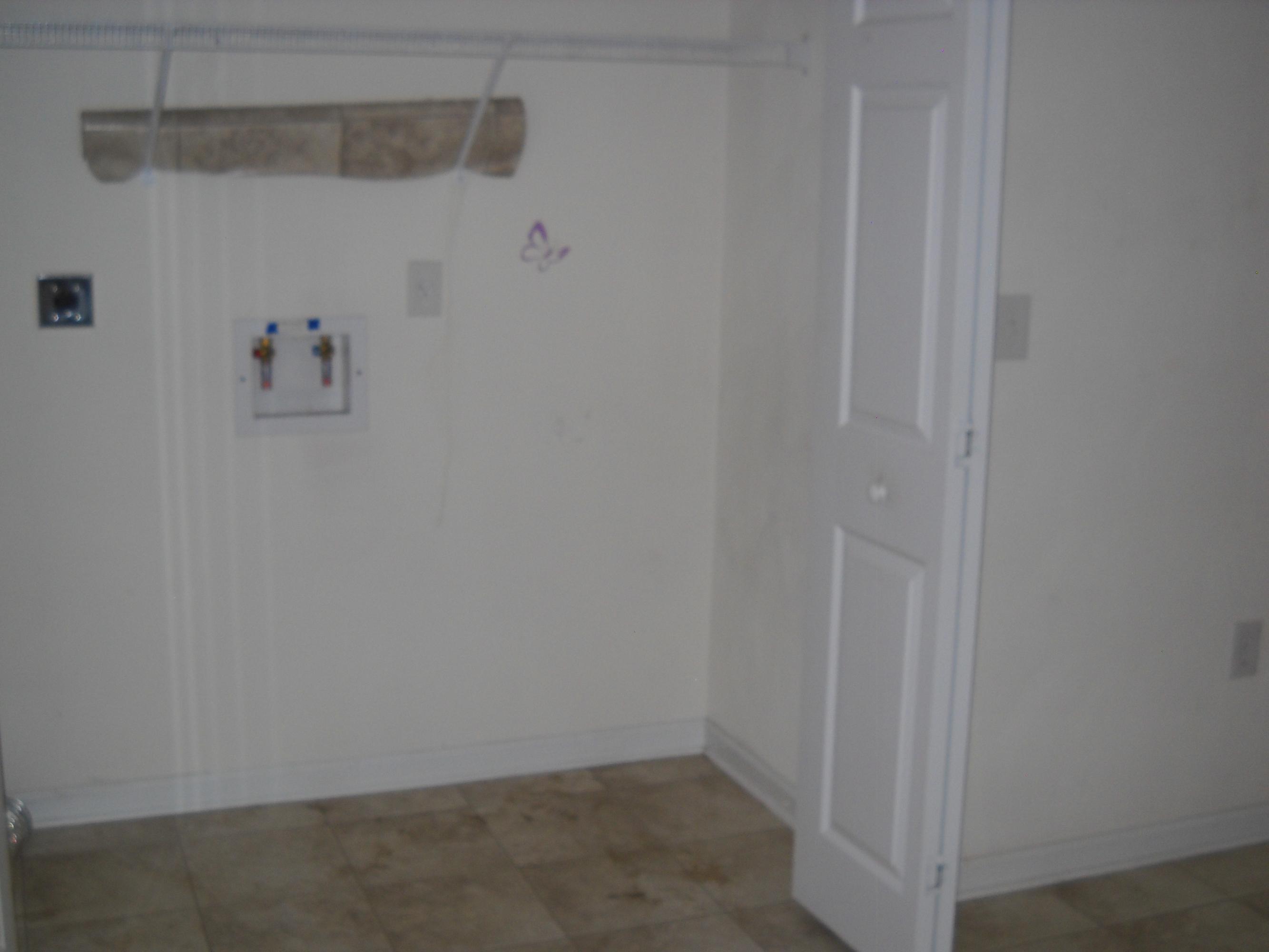 3148 Reed Road Southeast Roanoke, VA 24014 - Photo 11 of 20 a view of a hallway