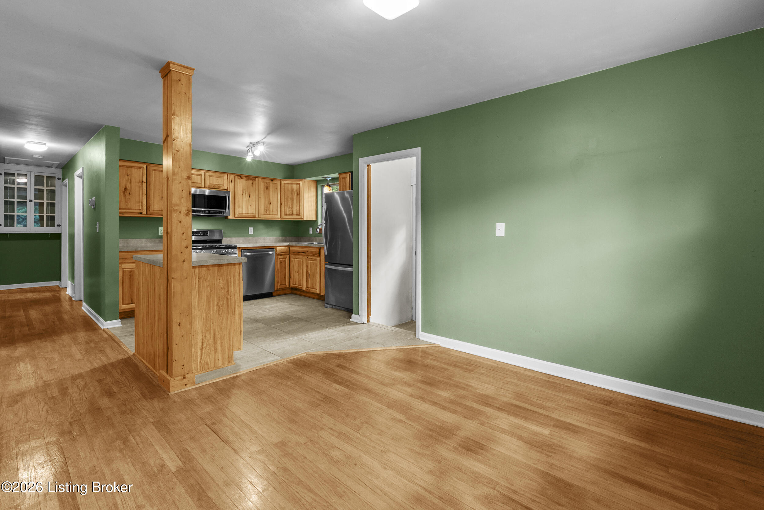 9103 Waltlee Road Louisville, KY 40291 - Photo 8 of 52 dsc02992