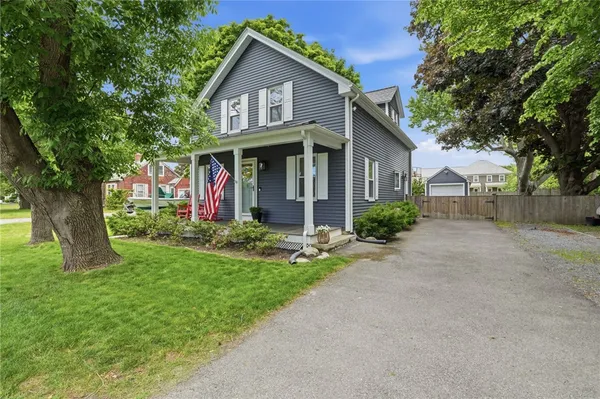 $699,000 | 91 Sowams Road, Barrington, RI 02806