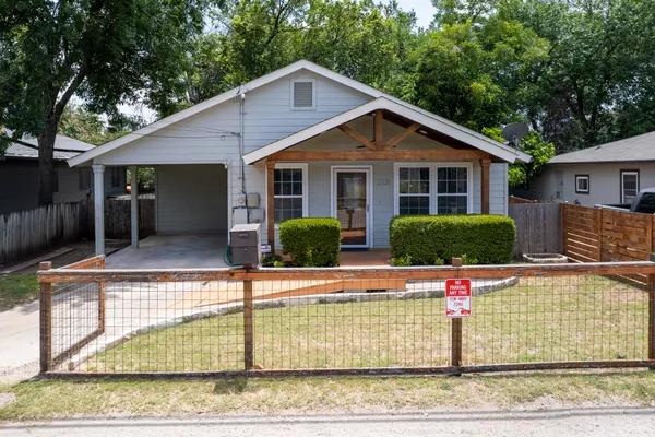 $3,600 | 2321 East 5th Street, Austin, TX 78702
