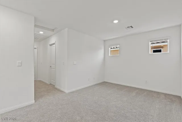 $2,400 | 7660 Love Spgs Lane, North Las Vegas, NV 89084