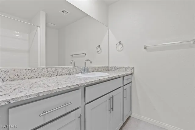 $2,400 | 7660 Love Spgs Lane, North Las Vegas, NV 89084