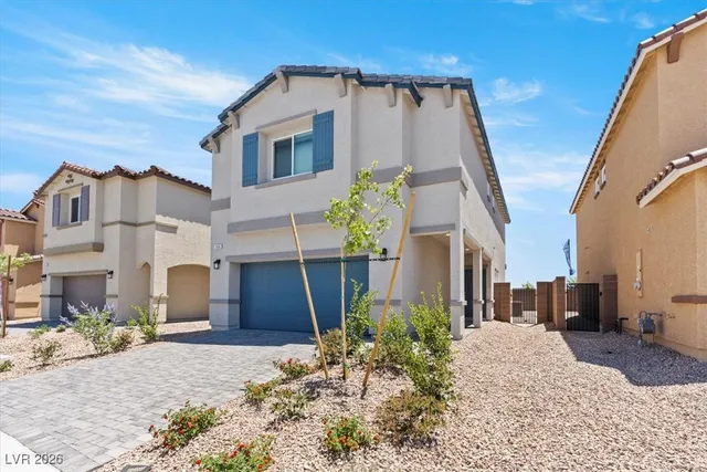$2,400 | 7660 Love Spgs Lane, North Las Vegas, NV 89084