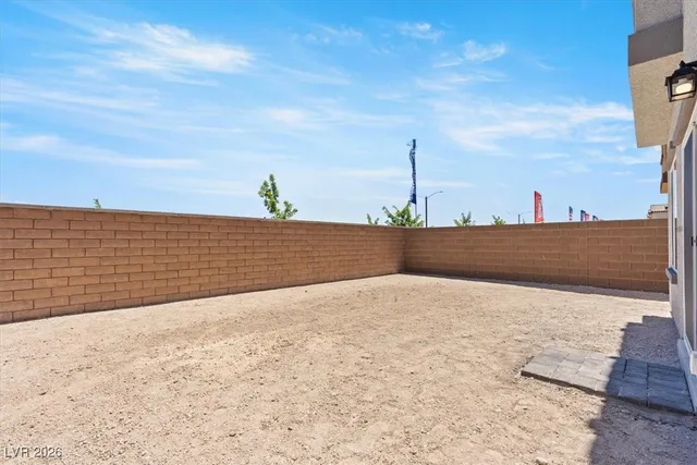 $2,400 | 7660 Love Spgs Lane, North Las Vegas, NV 89084