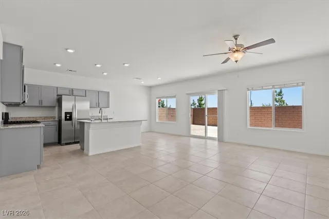 $2,400 | 7660 Love Spgs Lane, North Las Vegas, NV 89084